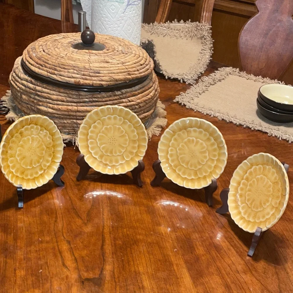 Pottery Barn ceramic, Asian Flower Small Appetizer plates set of 4